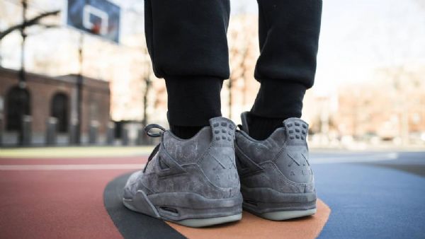Nike Kaws X Air Jordan 4 Sko Herre Grå