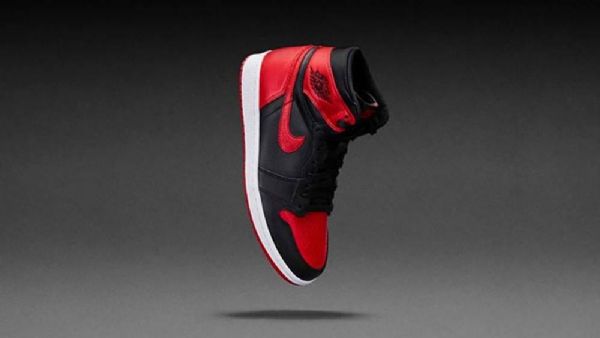 Nike Air Jordan 1 High Tops Bred Sko Herre Svarte Rød