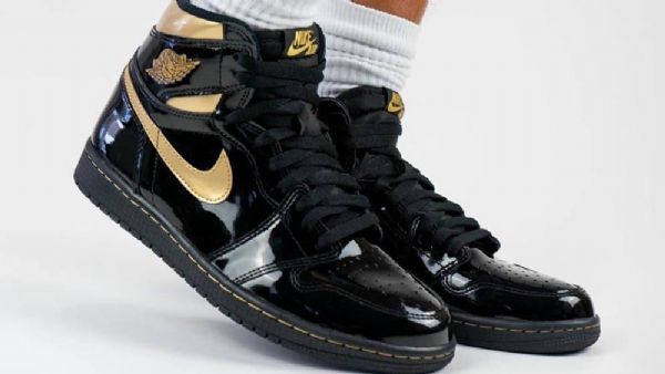 Nike Air Jordan 1 High Tops Og Patent Sko Herre Svarte Gull