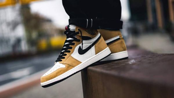 Nike Air Jordan 1 High Tops Og Rookie Of The Year Sko Dame Gul Hvite