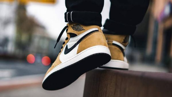 Nike Air Jordan 1 High Tops Og Rookie Of The Year Sko Dame Gul Hvite