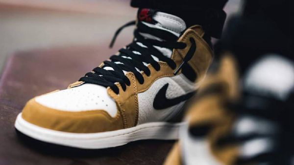 Nike Air Jordan 1 High Tops Og Rookie Of The Year Sko Dame Gul Hvite