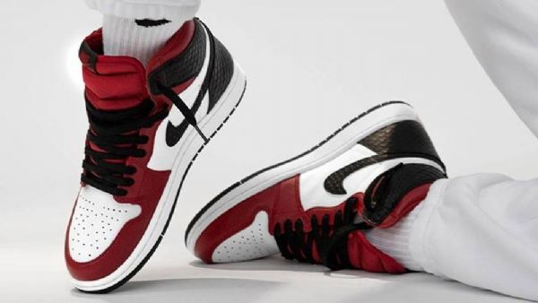 Nike Air Jordan 1 High Tops Og Satin Snake Sko Herre Rød Svarte Hvite