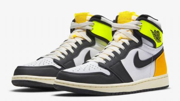 Nike Air Jordan 1 High Tops Volt Sko Dame Hvite Svarte Gull
