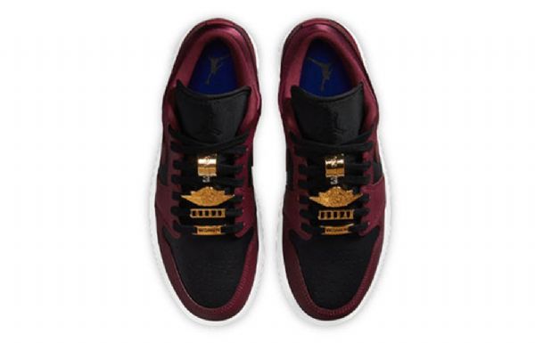 Nike Air Jordan 1 Low Tops Se Retro Basketball Shoes Dame Burgunder Hvite