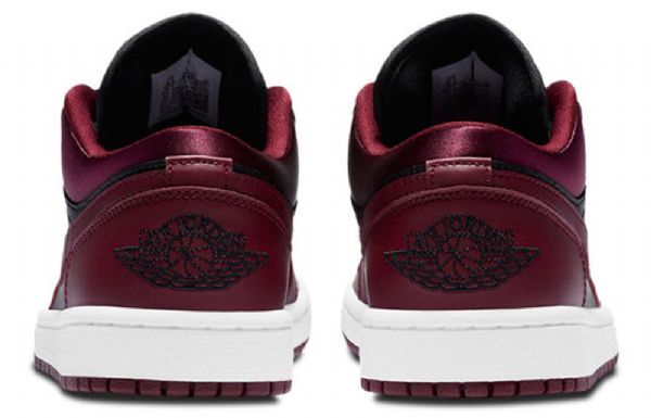 Nike Air Jordan 1 Low Tops Se Retro Basketball Shoes Dame Burgunder Hvite