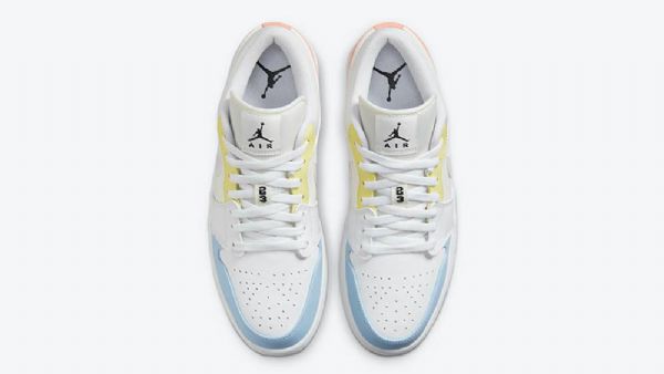 Nike Air Jordan 1 Low Tops To My First Coach Sko Herre Hvite