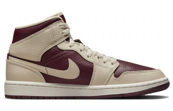 Nike Air Jordan 1 Mid Tops Beach Cherrywood Sko Dame Burgunder Khaki