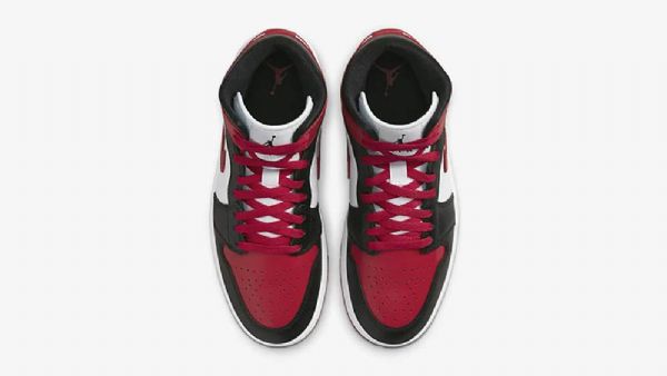 Nike Air Jordan 1 Mid Tops Bred Tå Sko Dame Svarte Hvite Burgunder
