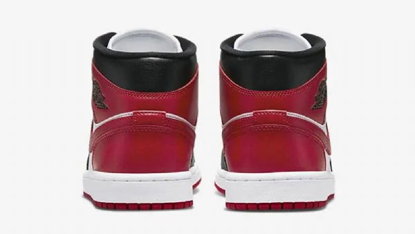 Nike Air Jordan 1 Mid Tops Bred Tå Sko Dame Svarte Hvite Burgunder