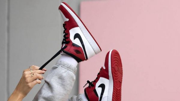 Nike Air Jordan 1 Mid Tops Chicago 2020 Sko Dame Rød Hvite
