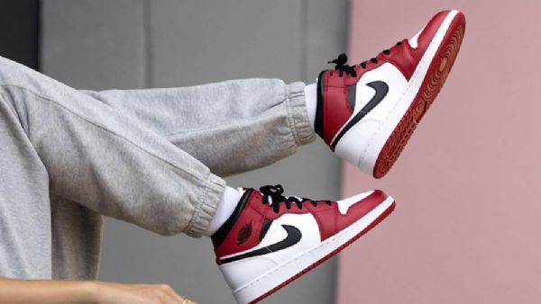 Nike Air Jordan 1 Mid Tops Chicago 2020 Sko Dame Rød Hvite