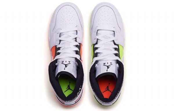 Nike Air Jordan 1 Mid Tops Gs Basketsko Herre Hvite