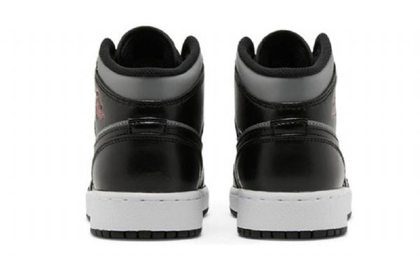 Nike Air Jordan 1 Mid Tops Gs Basketsko Herre Svarte Grå