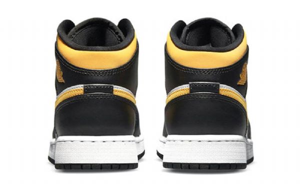 Nike Air Jordan 1 Mid Tops Gs Basketsko Herre Svarte Gull