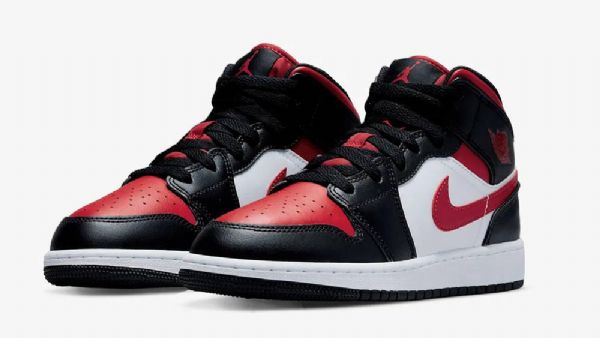 Nike Air Jordan 1 Mid Tops Gs Bred Tå Sko Dame Svarte Rød Hvite
