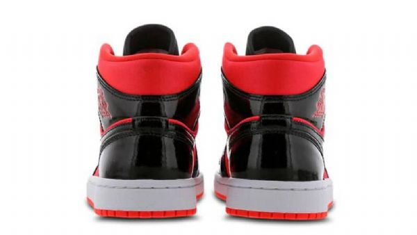 Nike Air Jordan 1 Mid Tops Hot Punch Sko Herre Svarte Rød