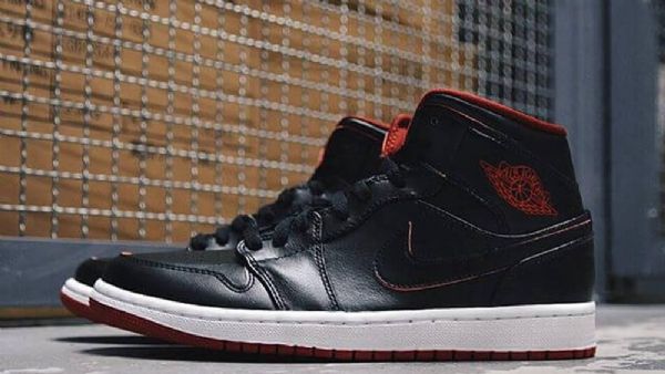 Nike Air Jordan 1 Mid Tops Lance Mountain Bred Sko Herre Svarte