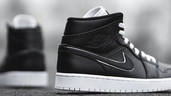 Nike Air Jordan 1 Mid Tops Maybe Sko Herre Svarte
