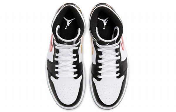 Nike Air Jordan 1 Mid Tops Retro Basketball Shoes Dame Svarte Hvite