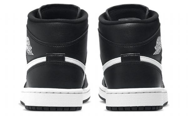 Nike Air Jordan 1 Mid Tops Retro Basketball Shoes Dame Svarte Hvite