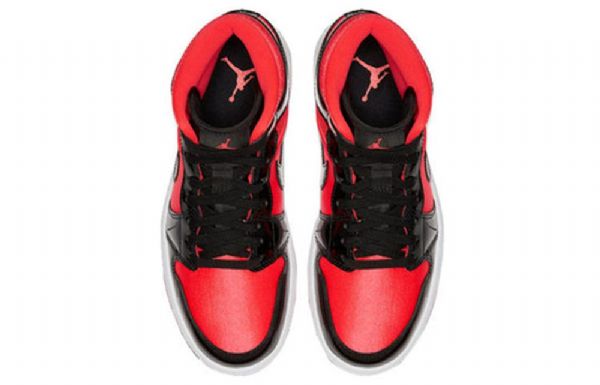Nike Air Jordan 1 Mid Tops Retro Basketball Shoes Dame Svarte Rød