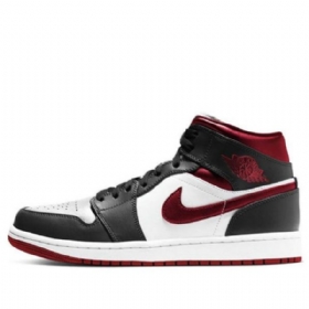 Nike Air Jordan 1 Mid Tops Retro Basketball Shoes Herre Svarte Rød