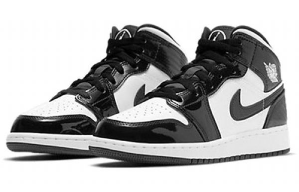 Nike Air Jordan 1 Mid Tops Se Gs Basketsko Herre Svarte Hvite