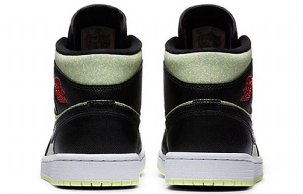Nike Air Jordan 1 Mid Tops Se Retro Basketball Shoes Dame Svarte