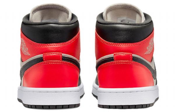 Nike Air Jordan 1 Mid Tops Se Retro Basketball Shoes Dame Svarte Rød