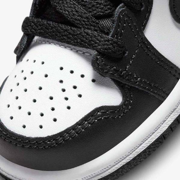 Nike Air Jordan 1 Mid Tops Se Sko Barn Svarte Hvite Korall