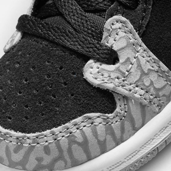 Nike Air Jordan 1 Mid Tops Se Sko Barn Svarte Hvite Lyse Grå Rød