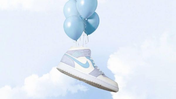 Nike Air Jordan 1 Mid Tops Se Sko Dame Lyse Blå Hvite