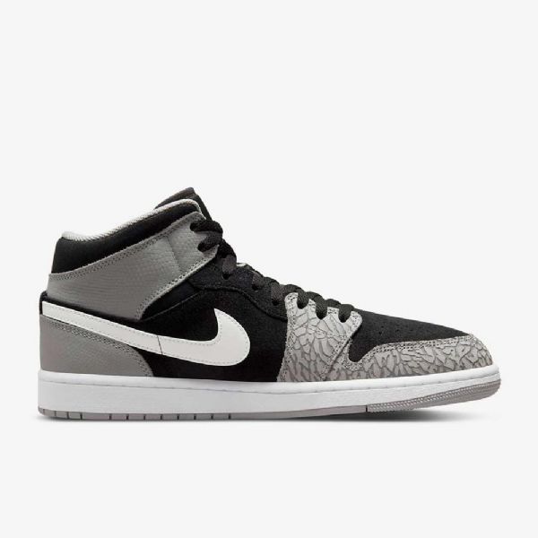Nike Air Jordan 1 Mid Tops Se Sko Dame Svarte Hvite Lyse Grå Rød