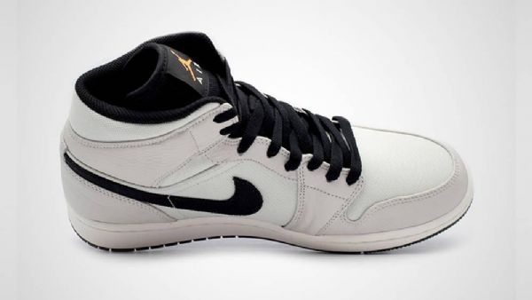 Nike Air Jordan 1 Mid Tops Se Sko Herre Beige Svarte