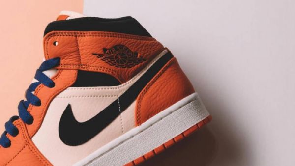Nike Air Jordan 1 Mid Tops Se Team Sko Herre Oransje