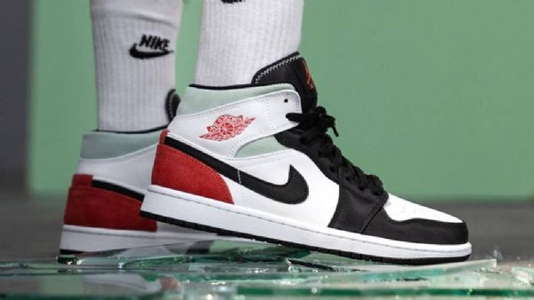Nike Air Jordan 1 Mid Tops Se Union Tå Sko Dame Svarte