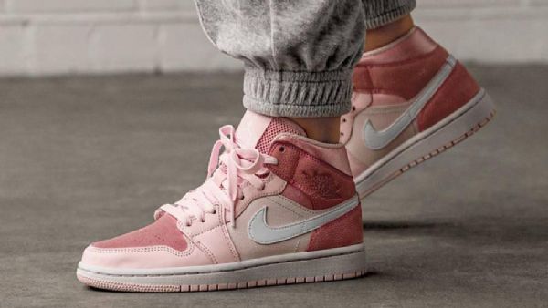 Nike Air Jordan 1 Mid Tops Shades Of Summer Sko Dame Rosa