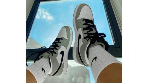 Nike Air Jordan 1 Mid Tops Sko Herre Grå