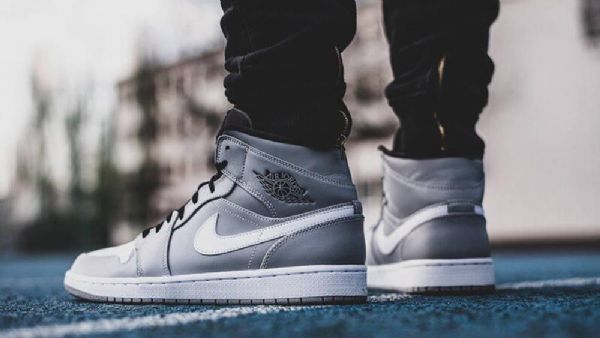 Nike Air Jordan 1 Mid Tops Sko Herre Grå