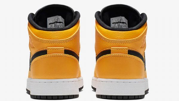 Nike Air Jordan 1 Mid Tops Sko Herre Gull Svarte