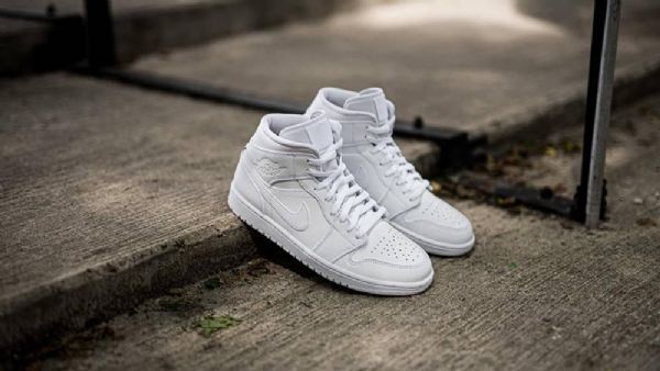 Nike Air Jordan 1 Mid Tops Sko Herre Hvite