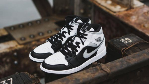 Nike Air Jordan 1 Mid Tops Sko Herre Svarte Grå