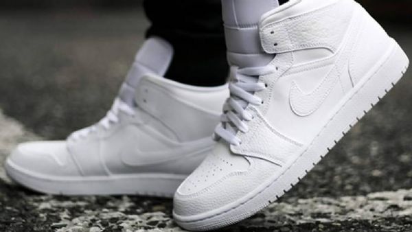 Nike Air Jordan 1 Mid Tops Triple Sko Herre Hvite