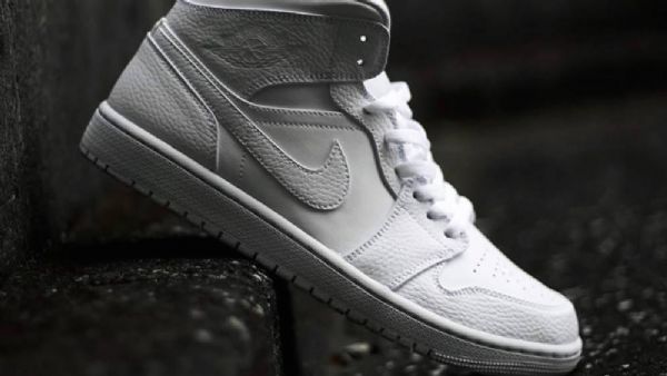 Nike Air Jordan 1 Mid Tops Triple Sko Herre Hvite