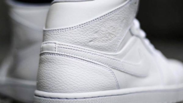 Nike Air Jordan 1 Mid Tops Triple Sko Herre Hvite