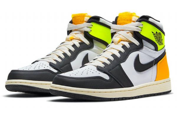 Nike Air Jordan 1 Retro High Tops Og Basketball Shoes Herre Gull