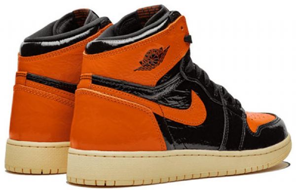 Nike Air Jordan 1 Retro High Tops Og Bg Basketball Shoes Herre Svarte Oransje