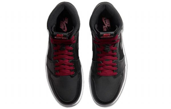 Nike Air Jordan 1 Retro High Tops Og Bg Basketball Shoes Herre Svarte Rød