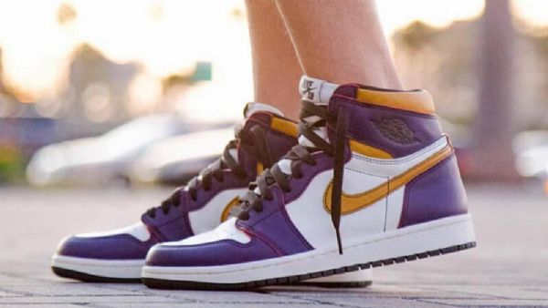 Nike Air Jordan 1 Retro High Tops Og Defiant Sb La To Chicago Sko Herre Lilla Hvite